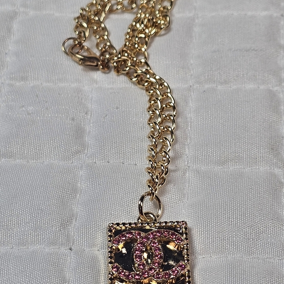 Chanel Beautè Charm Pendant Gold and Stamped NEW With Chain Necklace - Picture 2 of 6